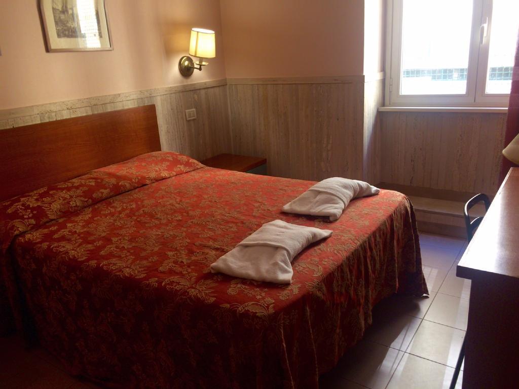 Hotel Pyramid Roma Eksteriør bilde