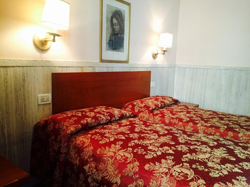Hotel Pyramid Roma Eksteriør bilde